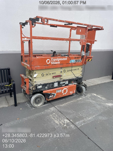 2023 JLG ES1932