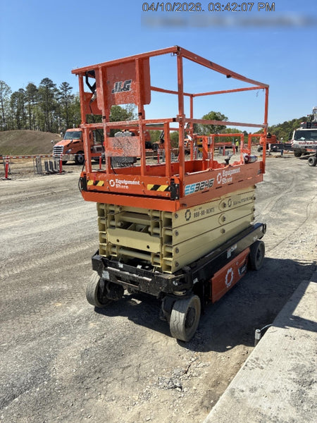 2022 JLG ES3246