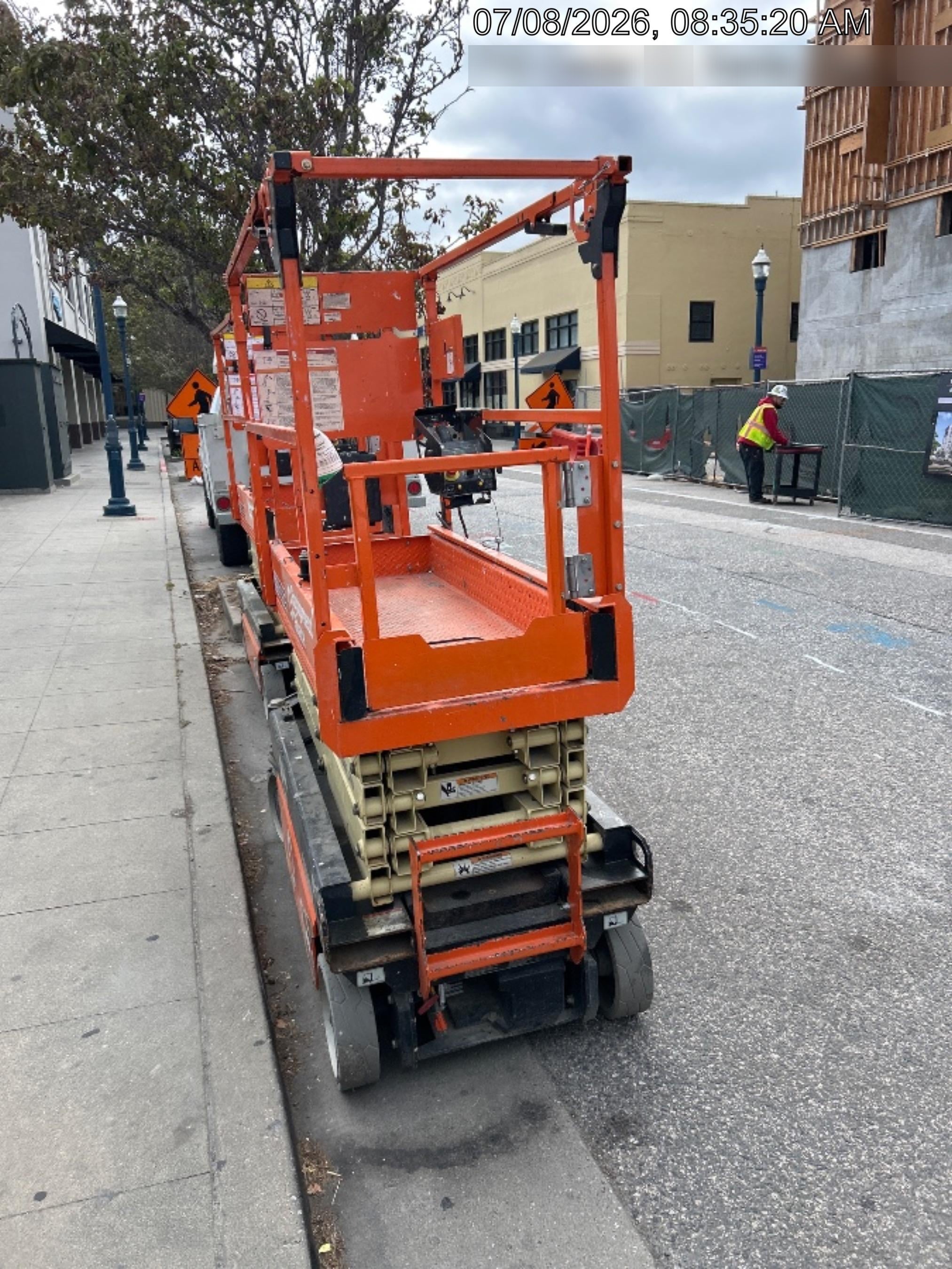 2022 JLG ES1932