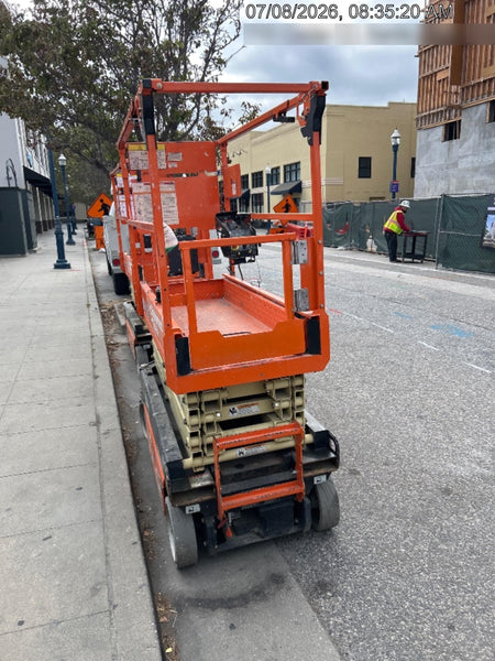 2022 JLG ES1932