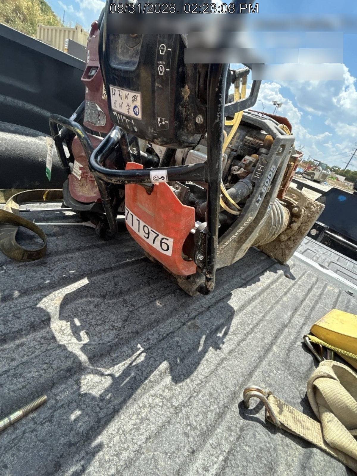 2026 HUSQVARNA LT6005