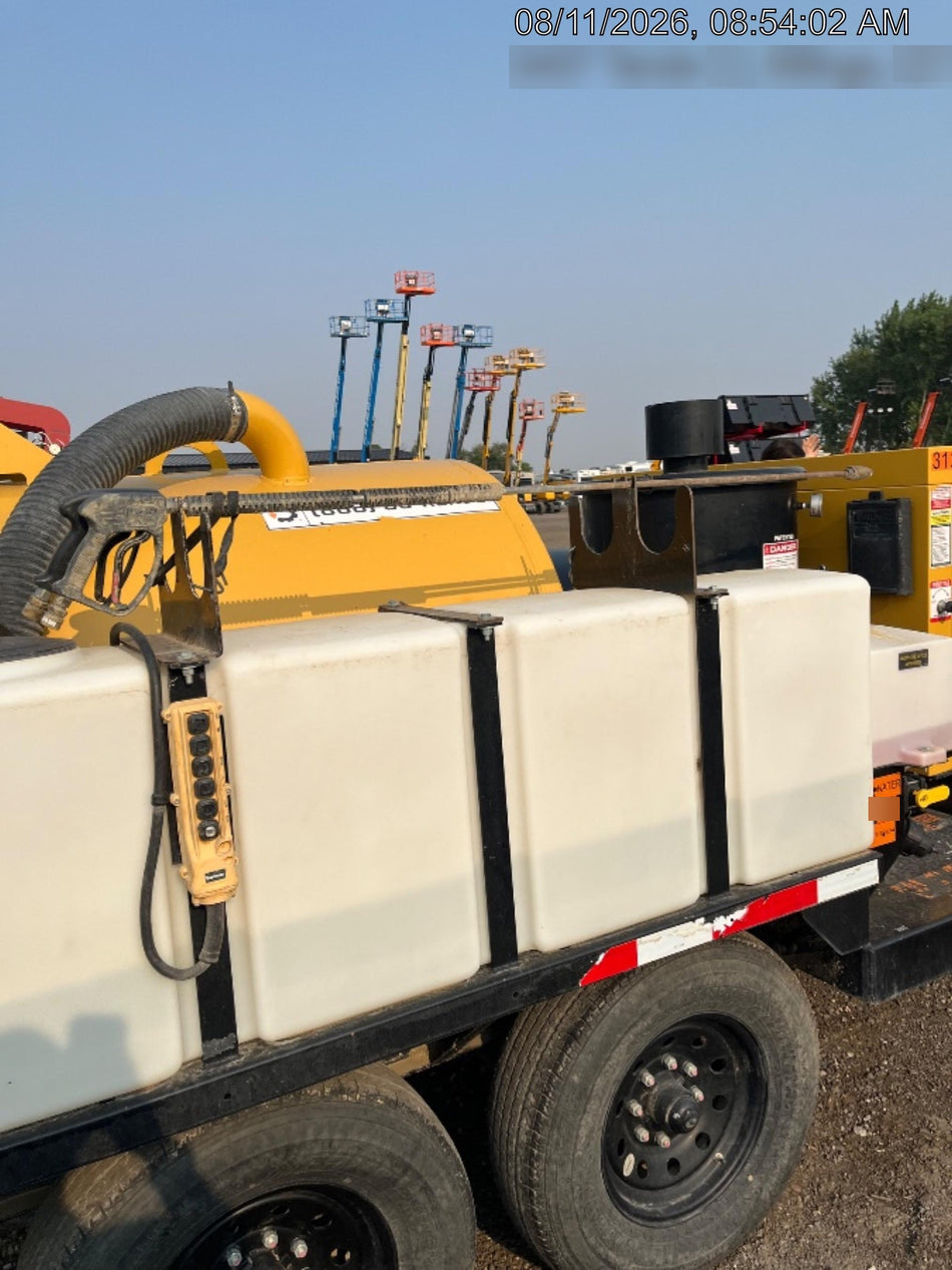 2023 Vac-Tron LP573XDT T4 Koehler Diesel Engine, 500 Gallon Debris Tank, x2 100 Gallon Water Tanks