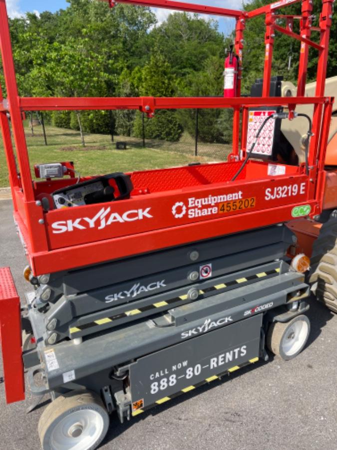2024 Skyjack SJ3219 Electric Drive, Sld NM Tires, DBcns, RFRails, Power to Platform, T3 + Access Control