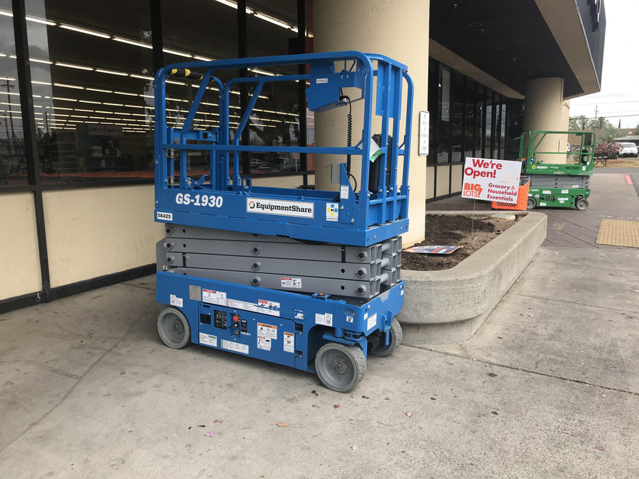 2019 Genie GS-1930 Half Height Swing Gate, 800W Inverter