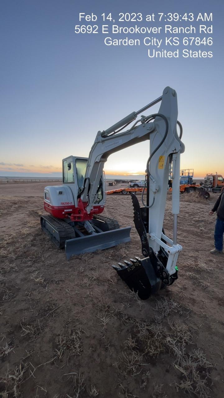 2022 TAKEUCHI TB250-2CR