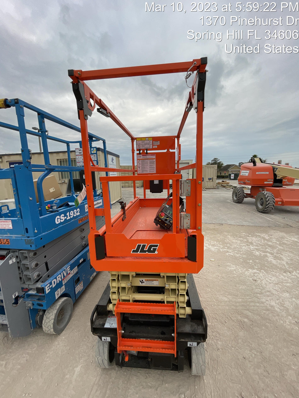 2023 JLG ES1932