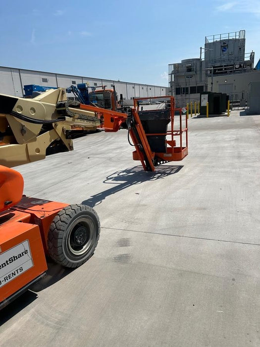 2019 JLG E400AJPN