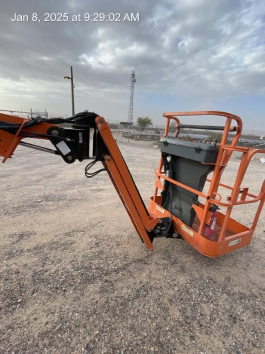 2019 JLG E300AJP