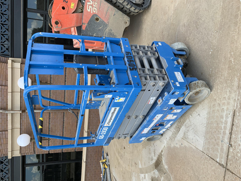 2019 Genie GS-1930 Fixed Rails with Chain Entry