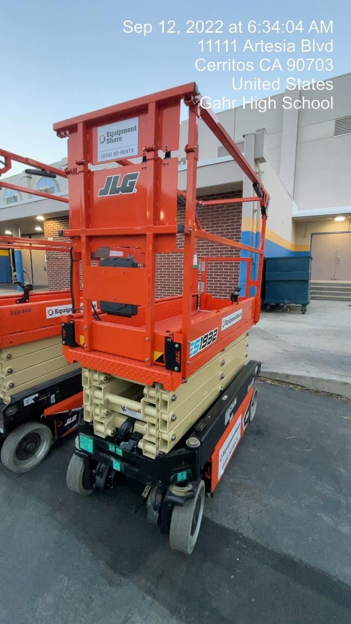 2022 JLG ES1932