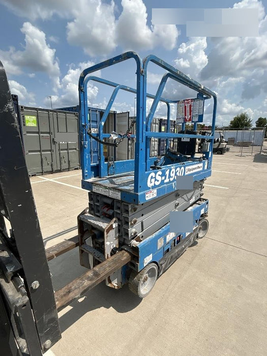 2019 Genie GS-1930 Fixed rails with chain Entry