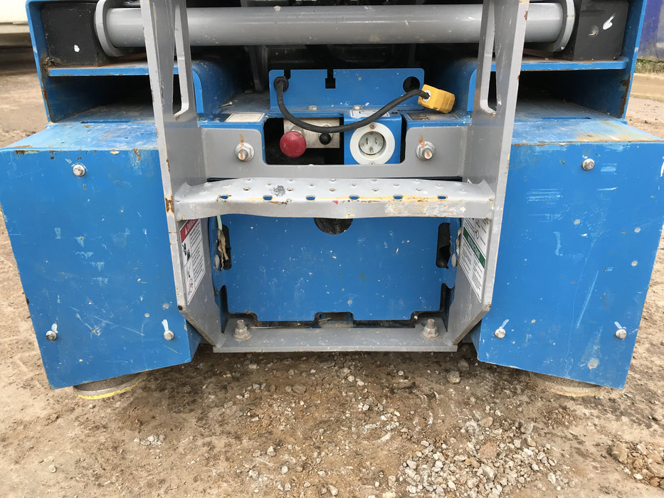 2018 Genie GS-3232 Genie GS3232 Lift w/Folding Rails and Swing Gate