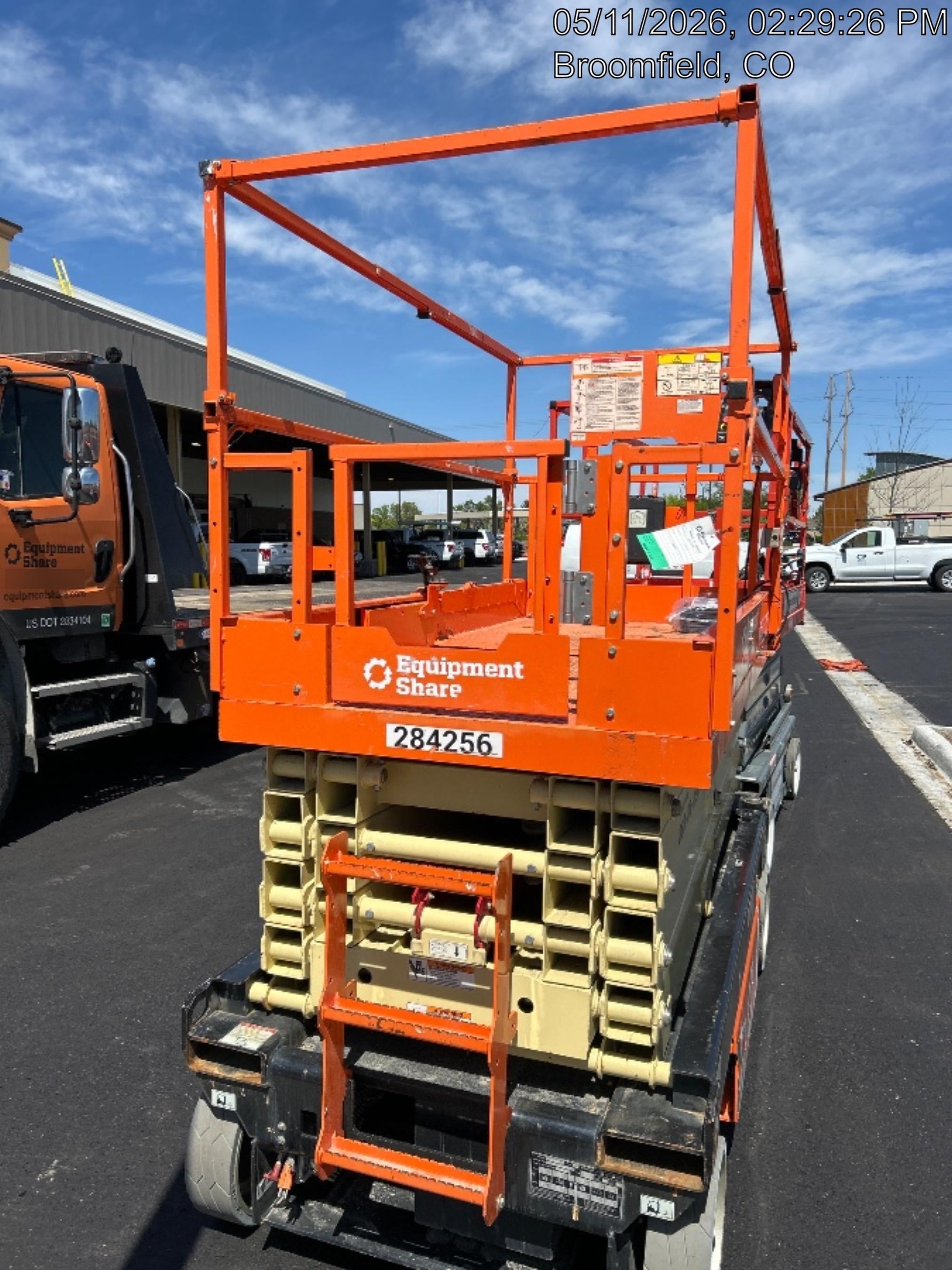 2022 JLG ES3246