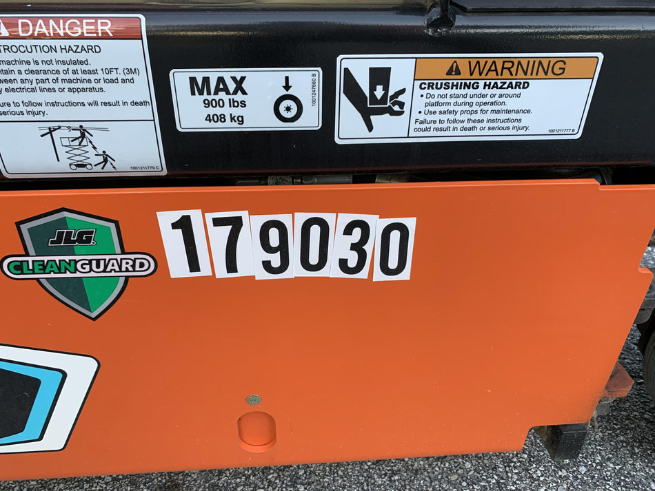 2021 JLG ES1330L