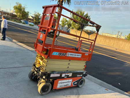 2022 JLG ES1932