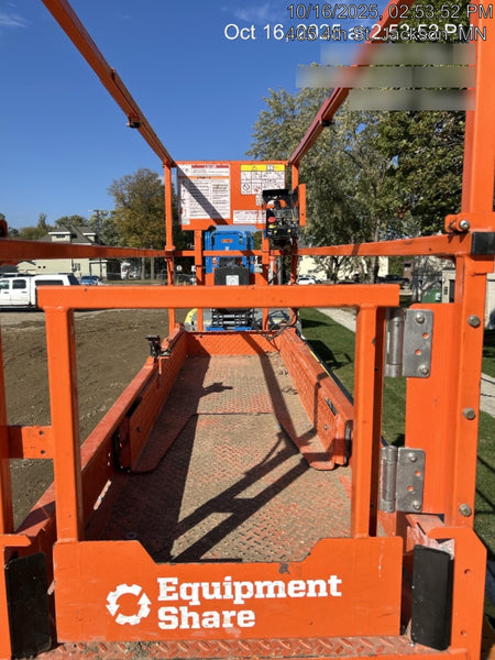 2022 JLG ES2632