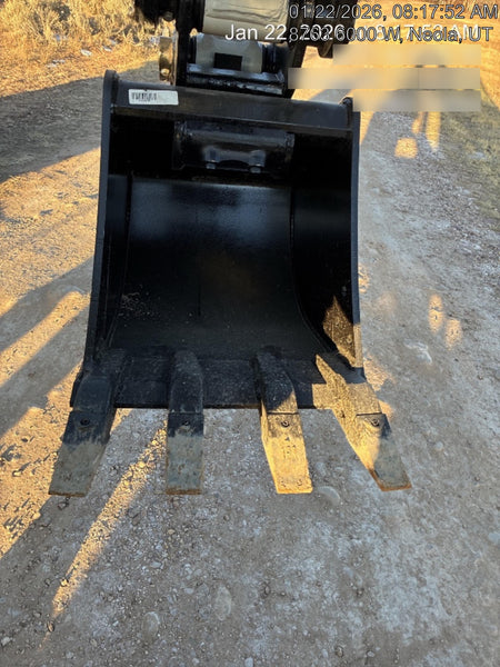 2025 TAKEUCHI 18" HD Bucket - Takeuchi