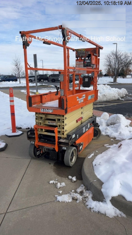 2021 JLG ES1932
