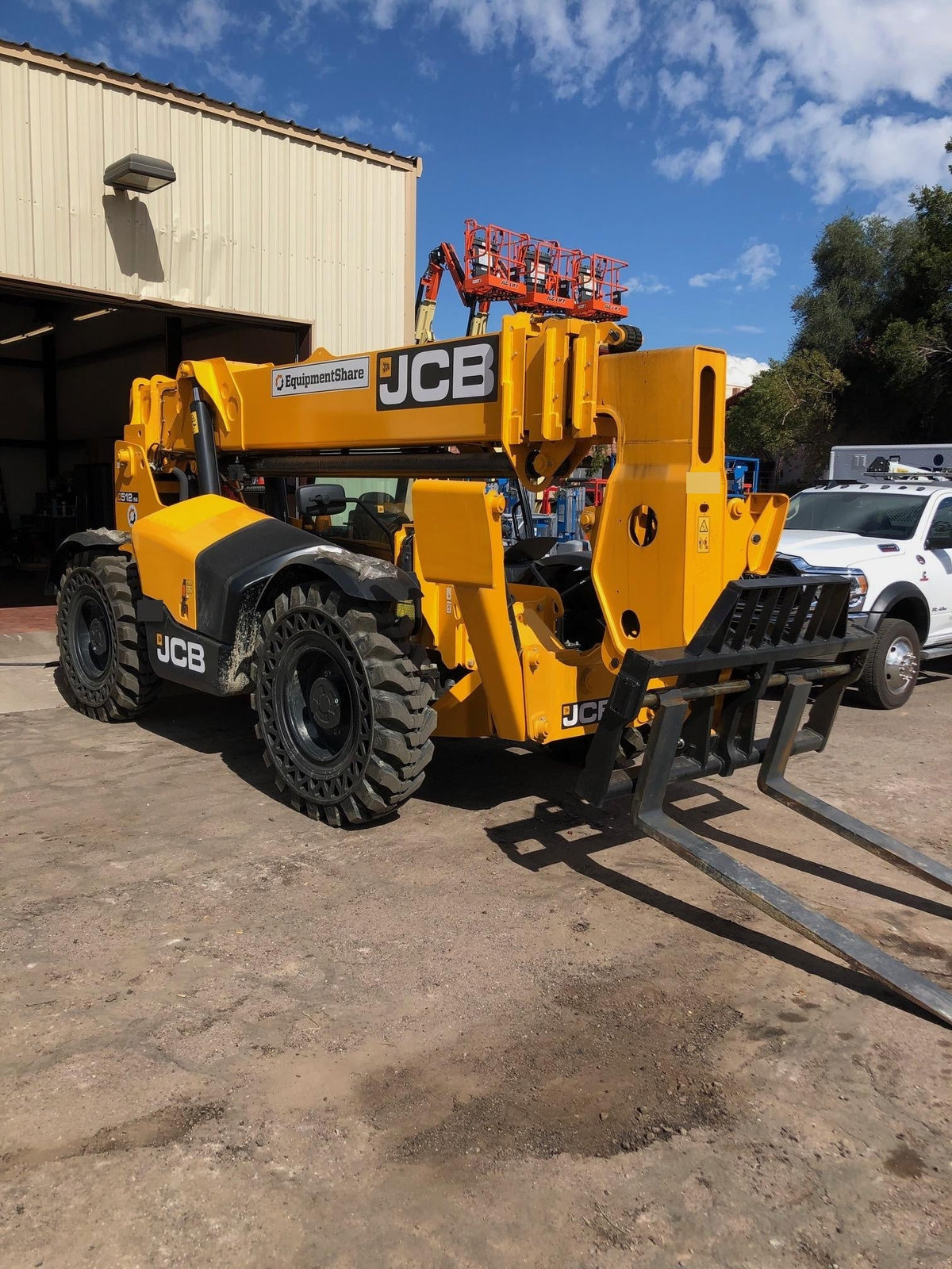 2020 JCB 512-56 Canopy, 74 HP, Solid Tires, STD Worklight, Beacon, Aux Hydraulics, Lifting Eye, Backup Alarm w/66" Carriage, 60" Forks