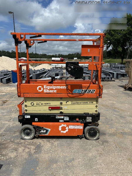2022 JLG ES1932
