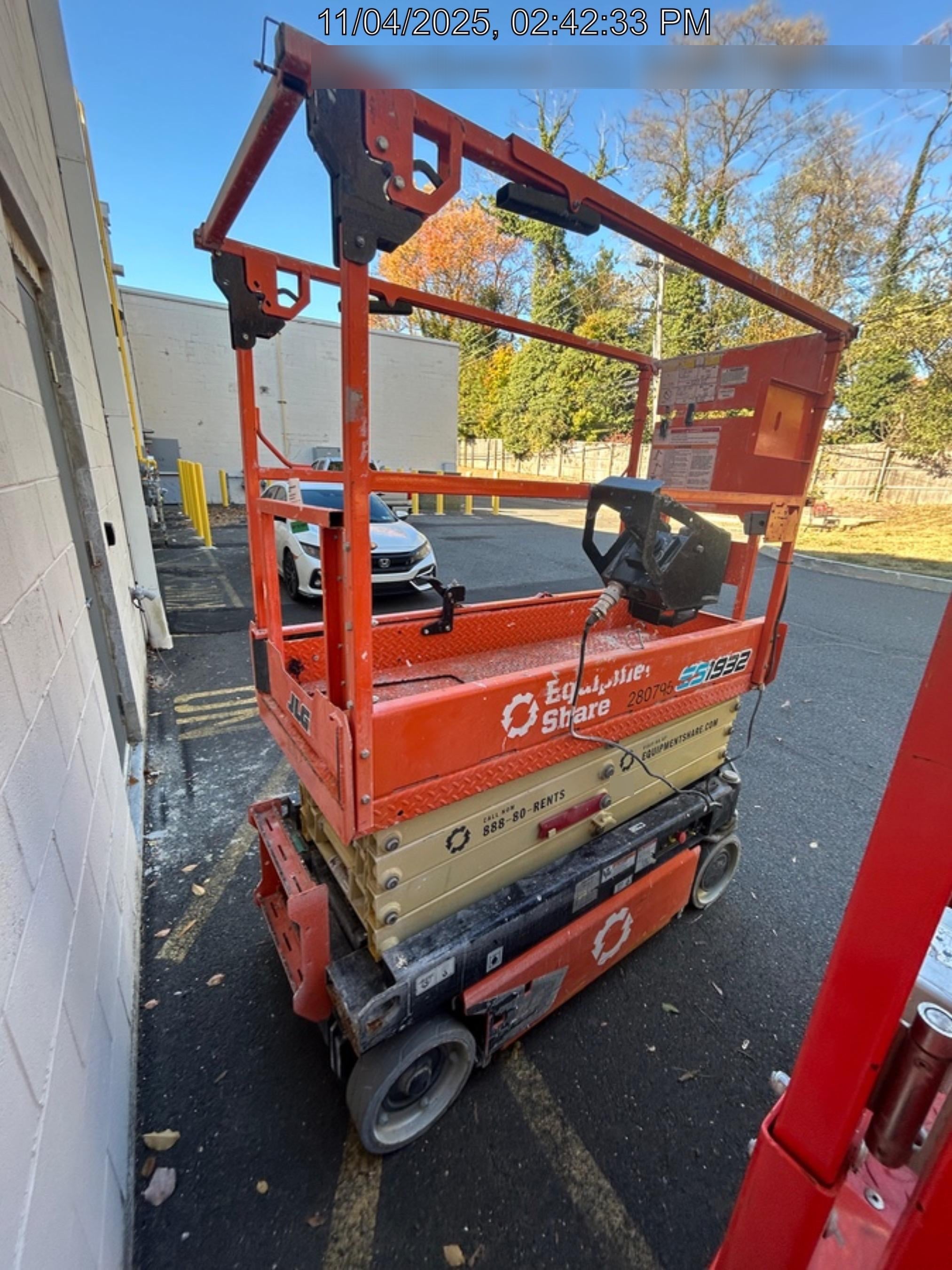 2022 JLG ES1932