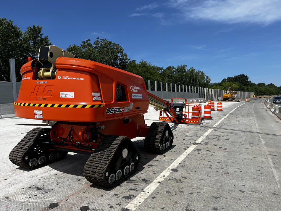 2022 JLG 660SJ Quad Track