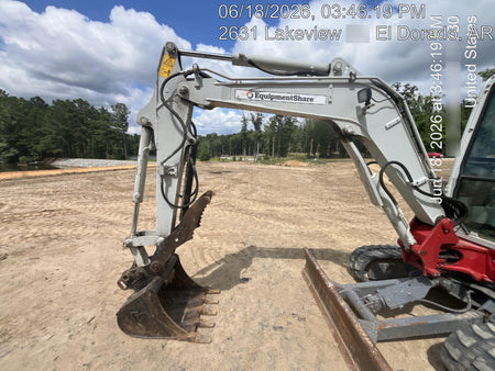 2023 TAKEUCHI TB235-2CR
