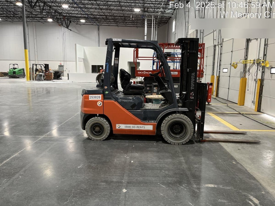 2022 TOYOTA 50-8FGU25