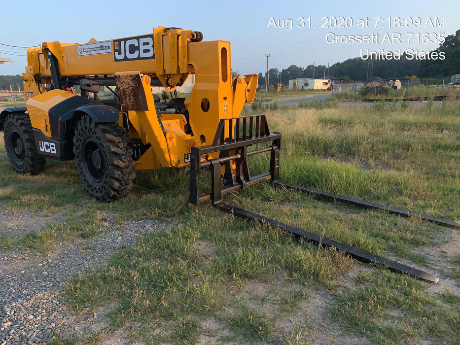 2019 JCB 512-56 Canopy, 109 HP, Solid Tires, STD Worklight, Beacon, Aux Hydraulics, Lifting Eye, Back up Alarm w/66" Carriage/60" Forks
