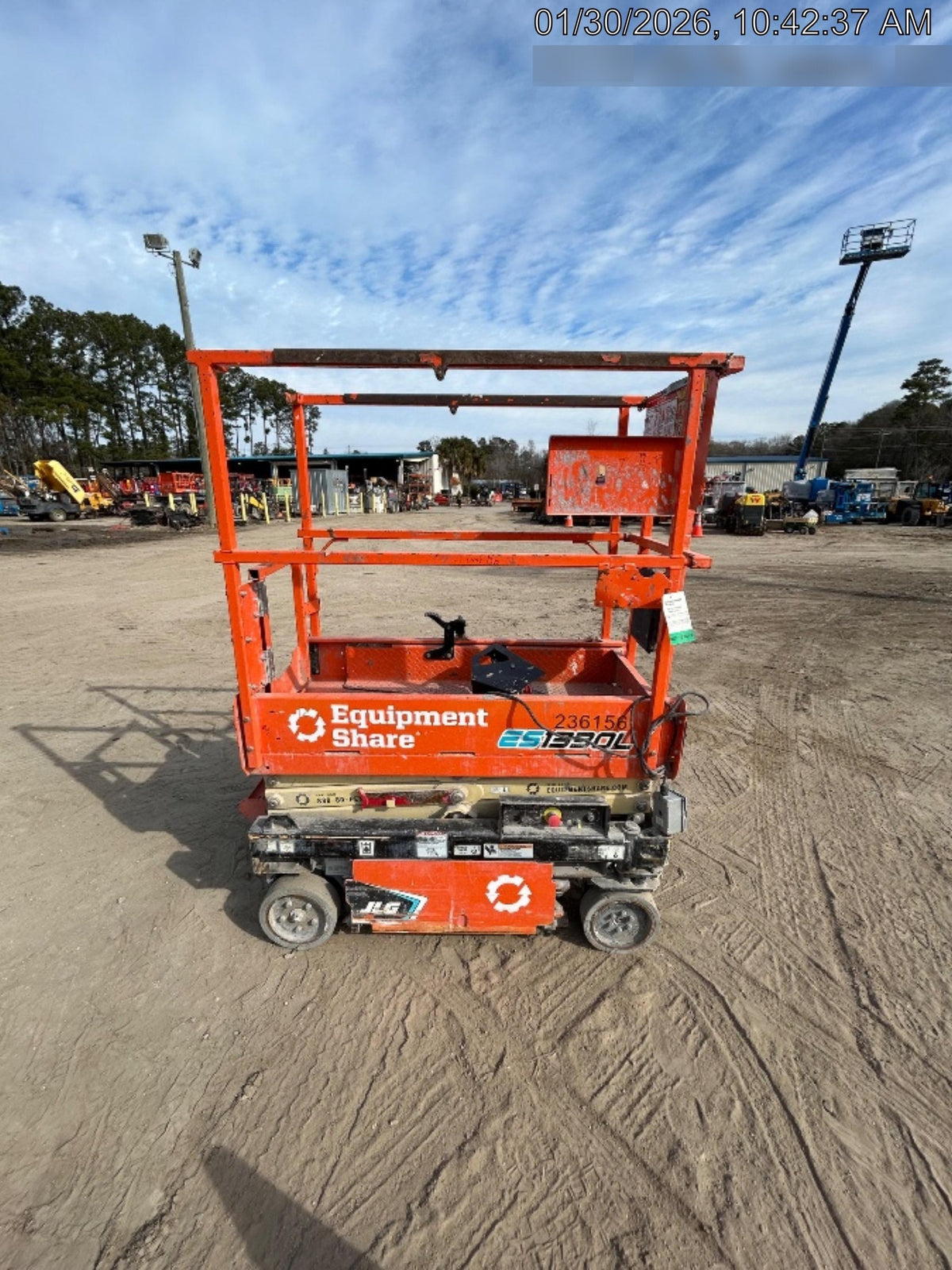 2022 JLG ES1330L