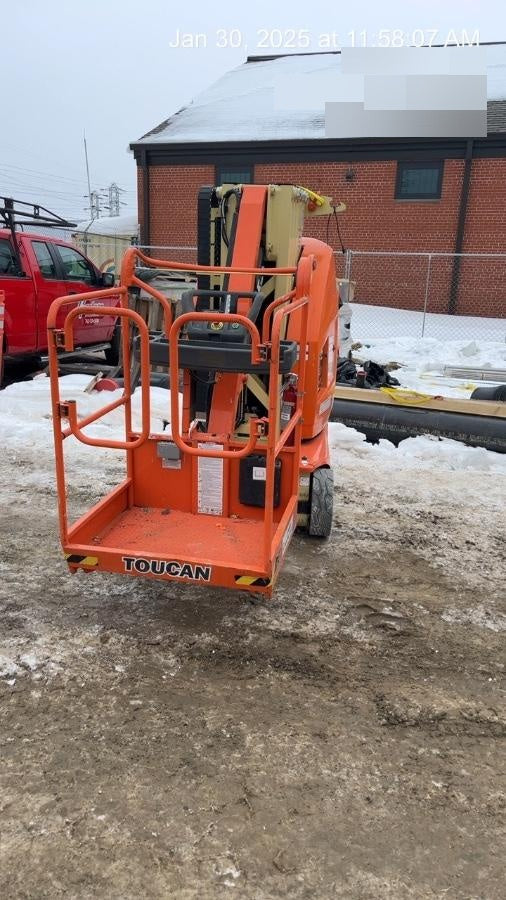 2022 JLG 26E