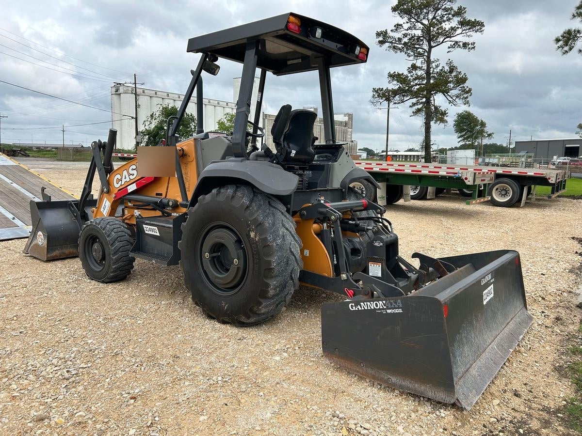 2022 CASE 570N EP
