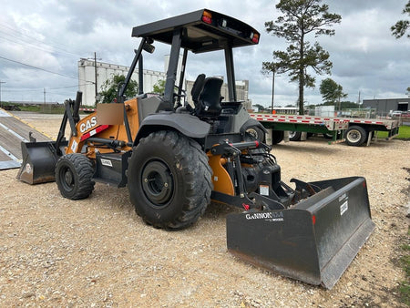 2022 CASE 570N EP