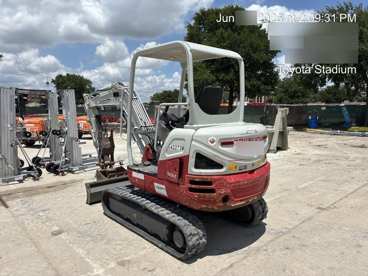 2024 TAKEUCHI TB235-2R