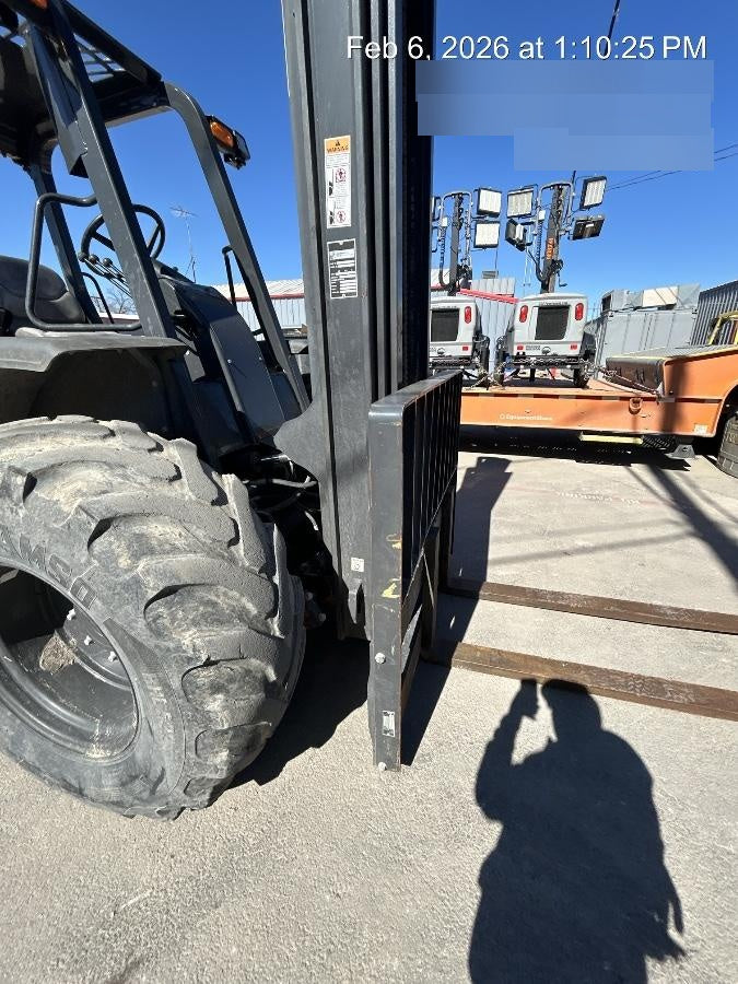 2023 CASE 588H