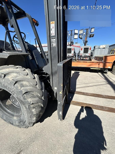 2023 CASE 588H