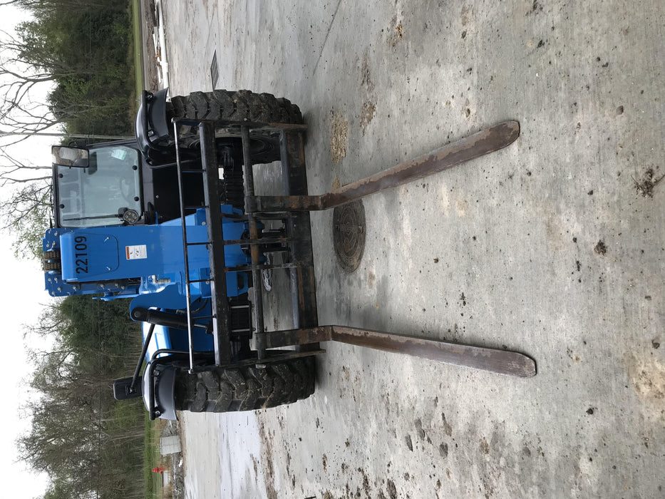 2019 Genie GTH-636 Genie GTH-636 w/Enclosed Cab w/HVAC, Work Lights, Solid Tires, Beacon, 48" Carriage and Forks