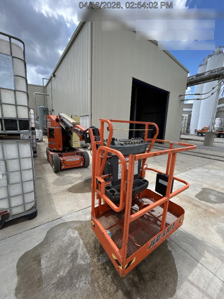 2023 JLG E300AJP
