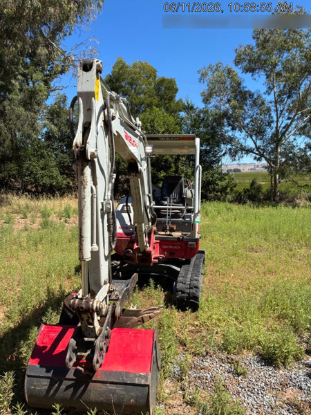 2023 TAKEUCHI TB235-2R