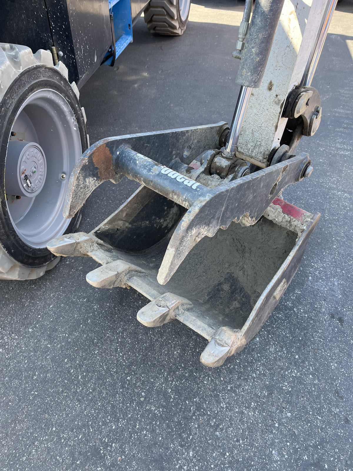 2021 TAG MANUFACTURING 24" Bucket - Mini Excavator 5,000 - 14,000 Lbs
