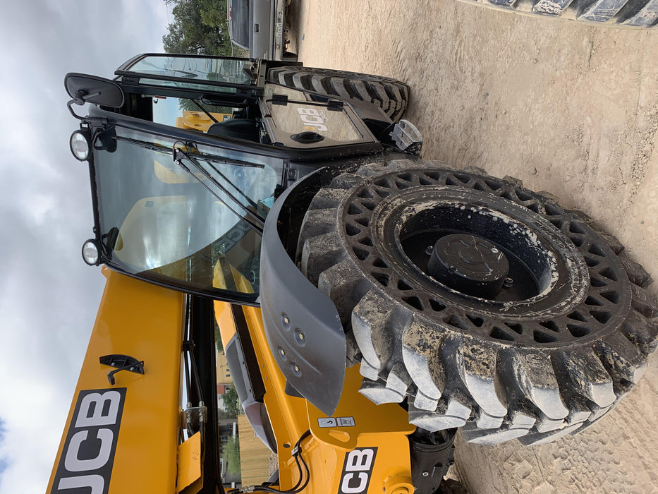 2020 JCB 509-42 Cab/Heat/Air, Solid Tires, Work Lights, Beacon, Aux Hydraulics, Back up Alarm, Lifting Eye, ES Decals