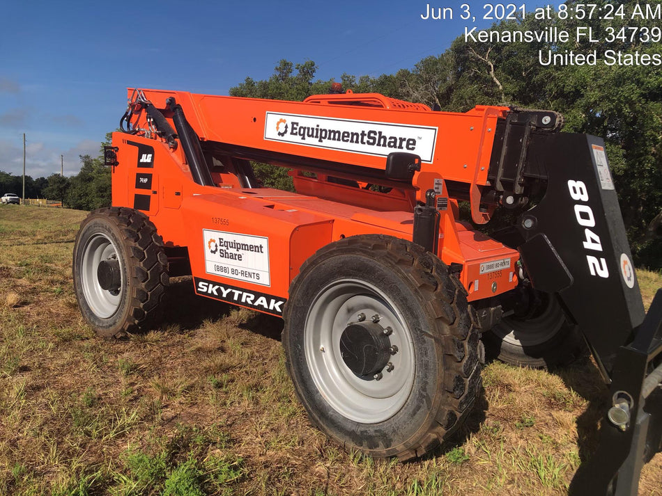 2021 JLG 8042