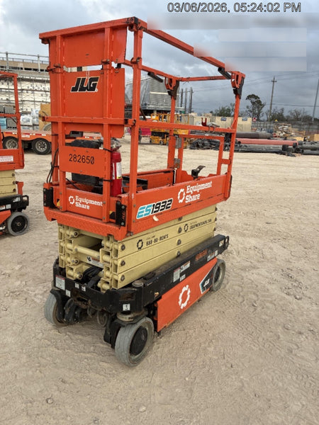 2022 JLG ES1932