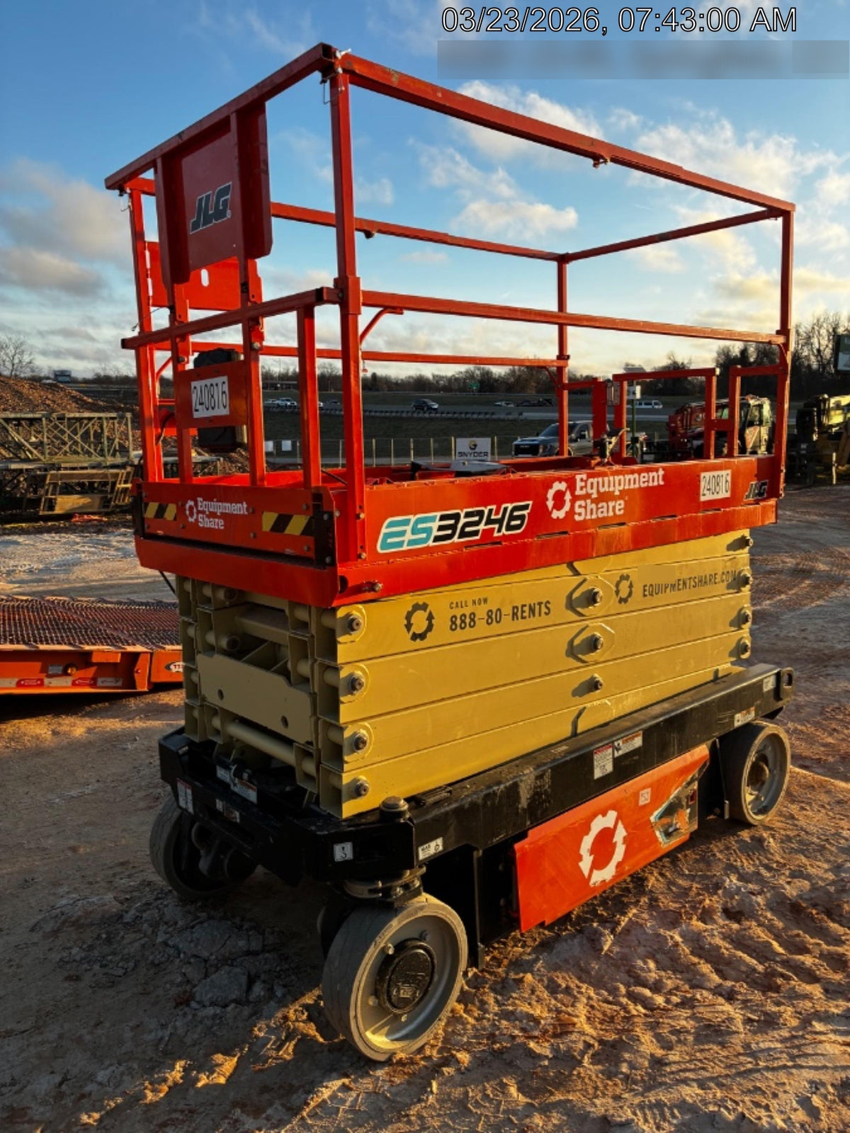 2022 JLG ES3246