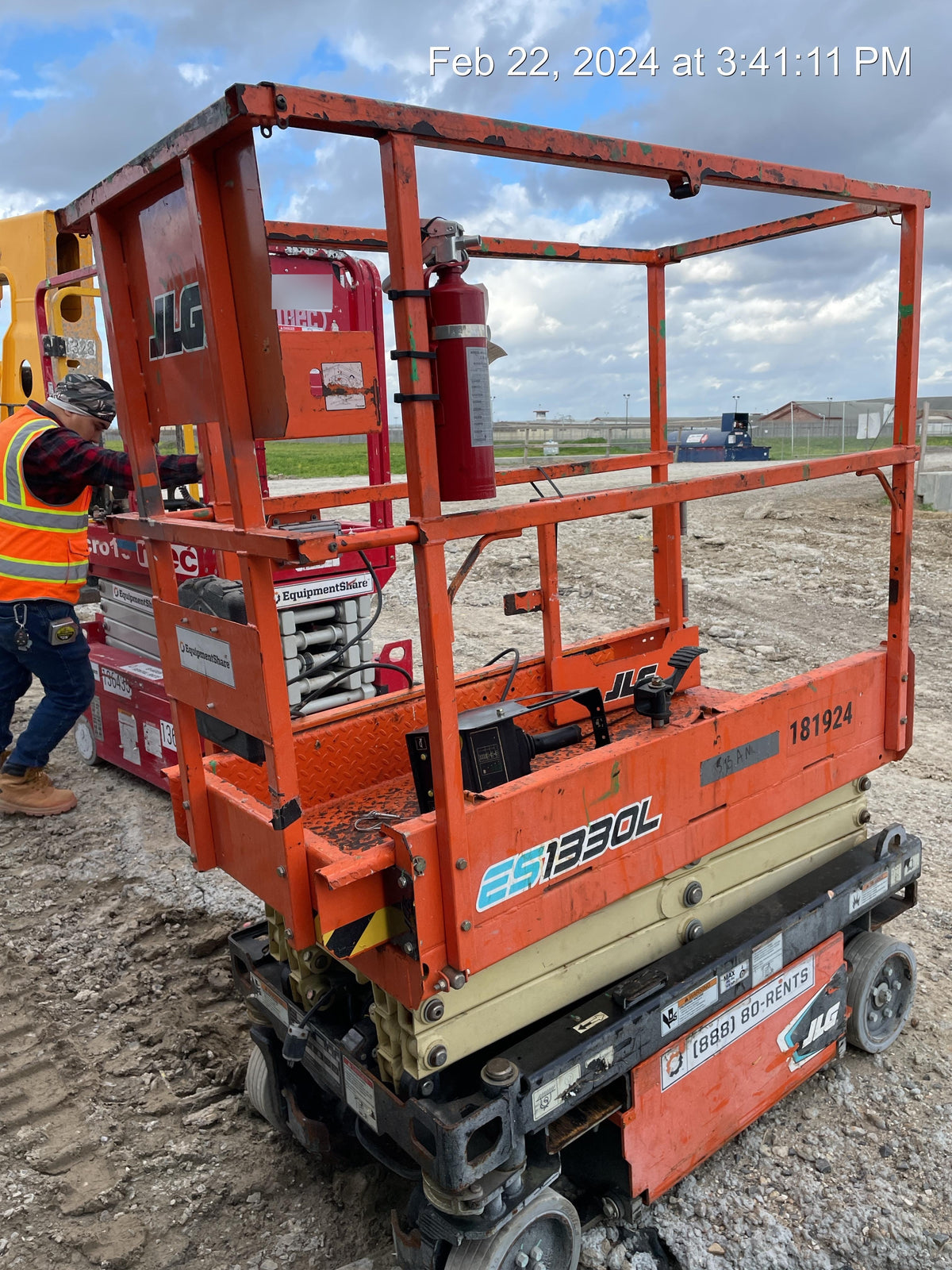 2021 JLG ES1330L