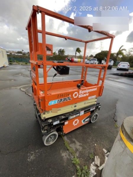 2022 JLG ES1330L