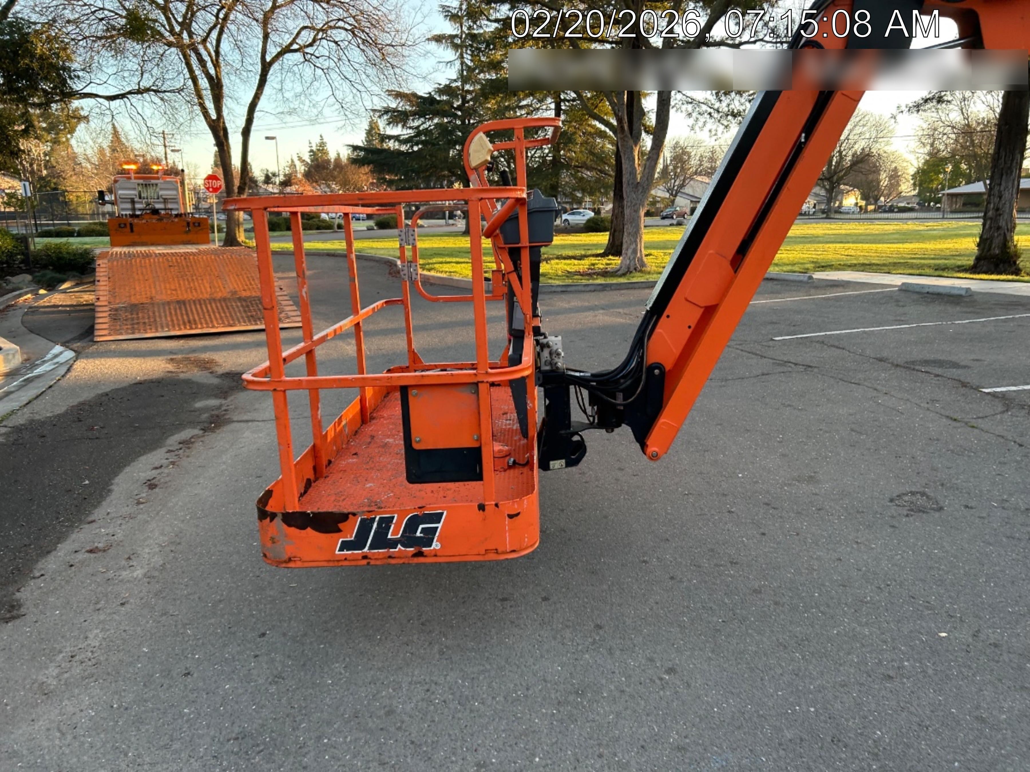 2020 JLG 800AJ