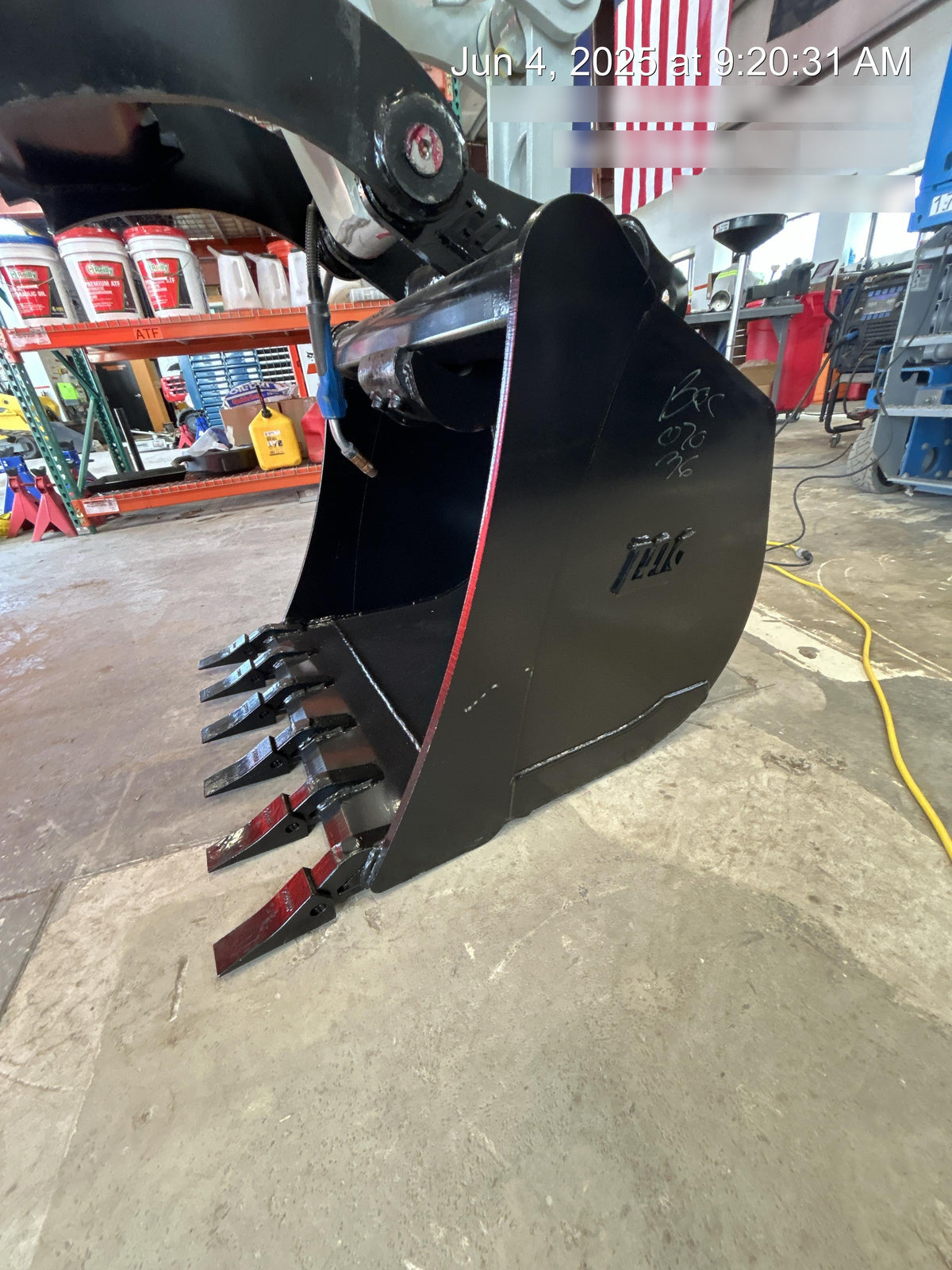 2025 TAKEUCHI 36" Bucket - Takeuchi