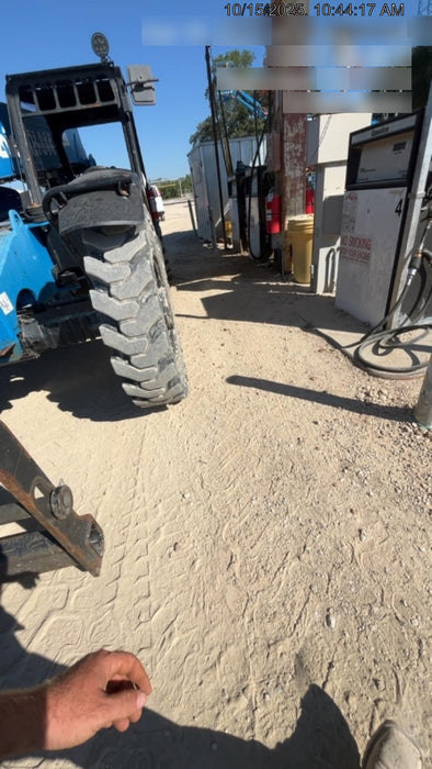 2018 Genie GTH-844 Genie GTH-844 w/ROPS, Work Lights, Solid Tires, RH Cab Mesh, Beacon, 60" Carriage and Forks