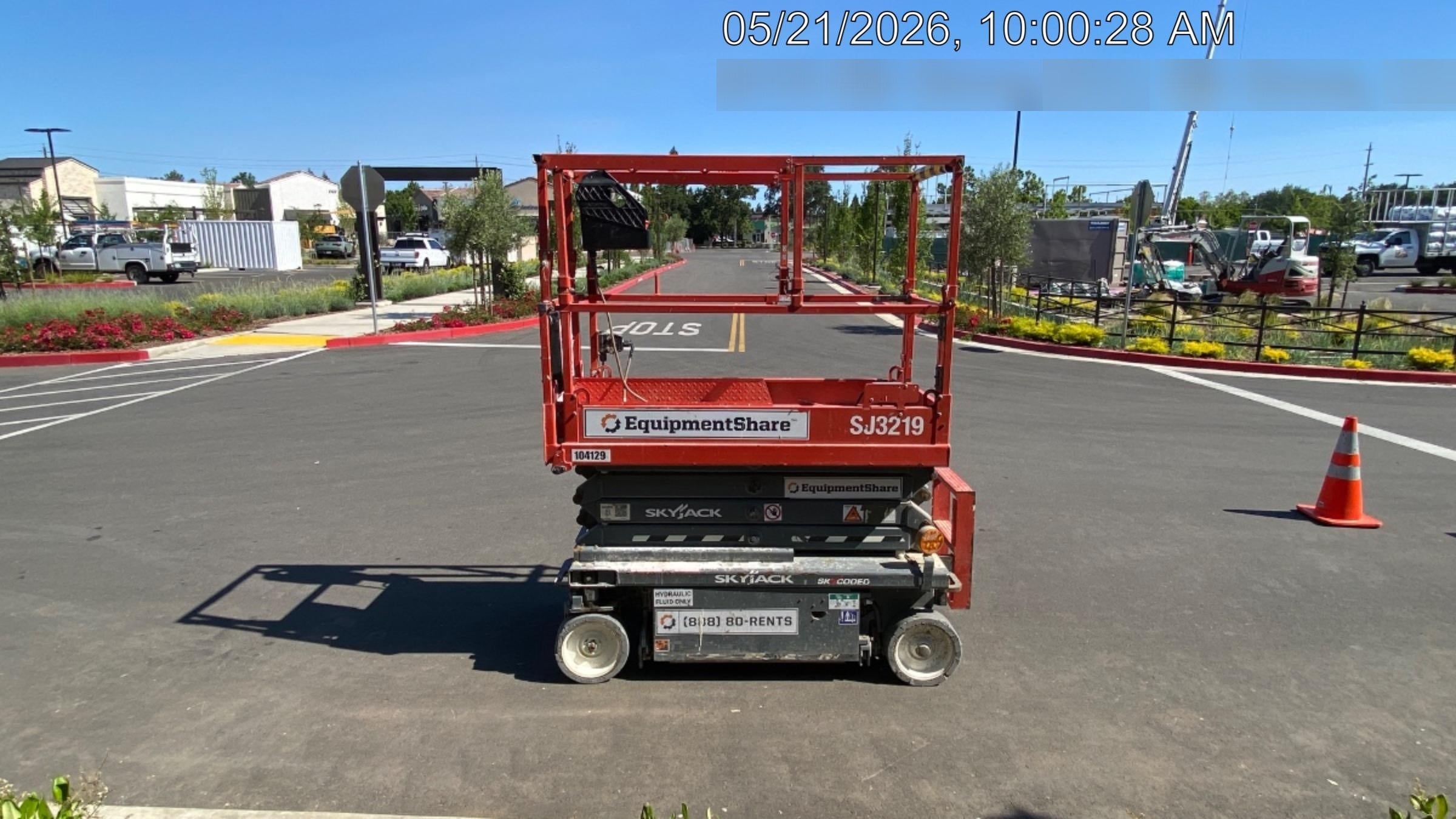 2020 Skyjack SJIII-3219 Solid NM Tires, Half height spring hinged entry gate, Dual Beacons, 800W Inverter